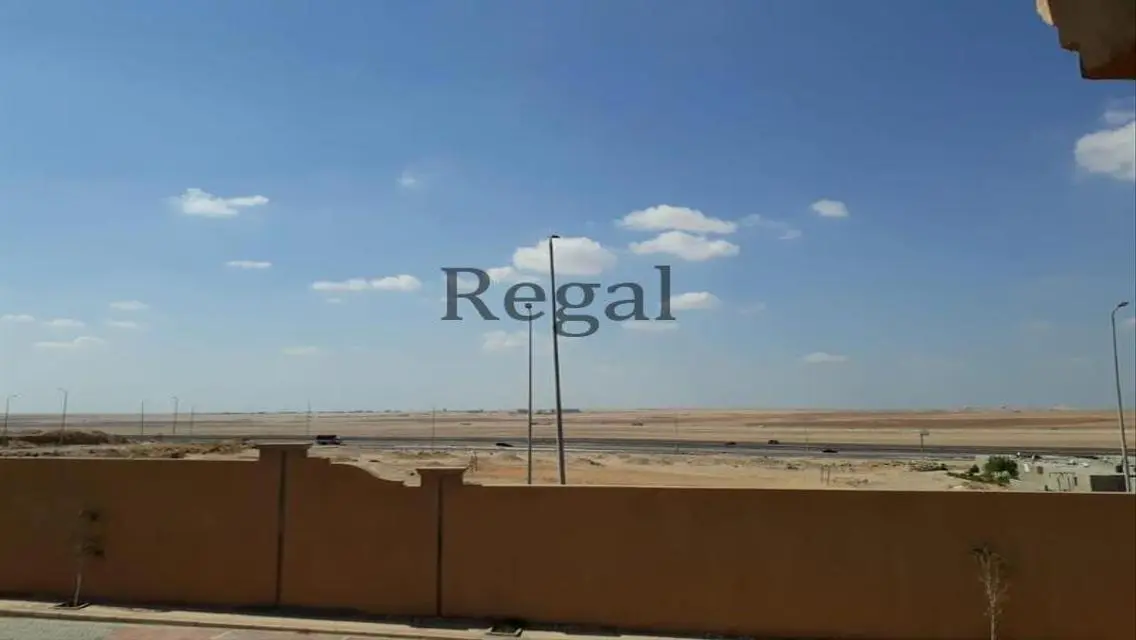 تاون هاوس زاوية للبيع في كمبوند ميدوز بارك
