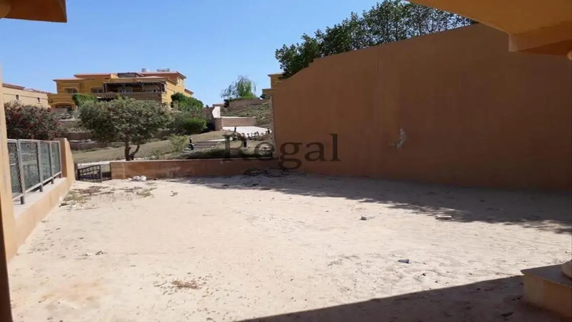 تاون هاوس زاوية للبيع في كمبوند ميدوز بارك