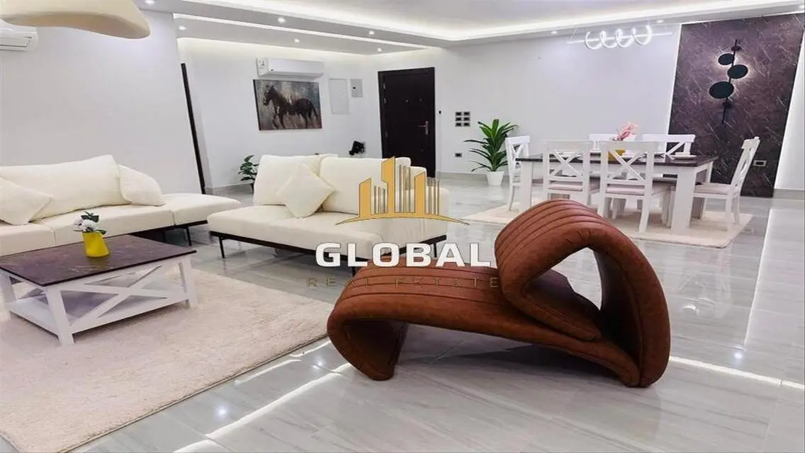 Luxurious Lakeview Apartment at Code-Lake