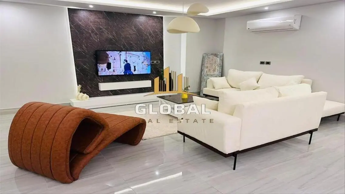 Luxurious Lakeview Apartment at Code-Lake