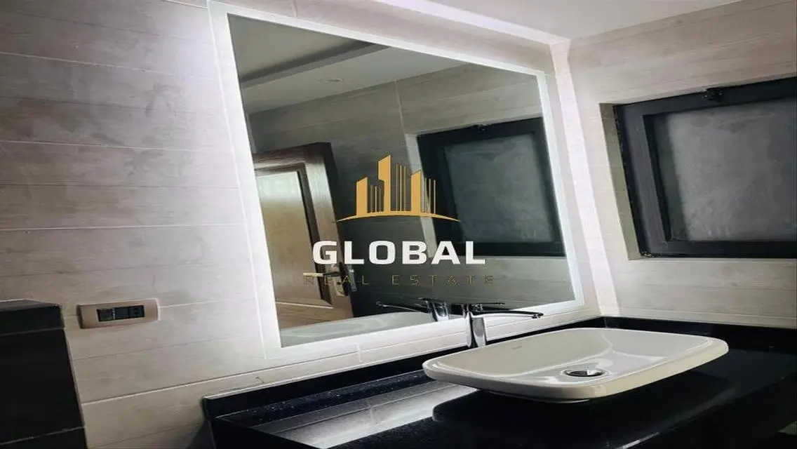 Luxurious Lakeview Apartment at Code-Lake