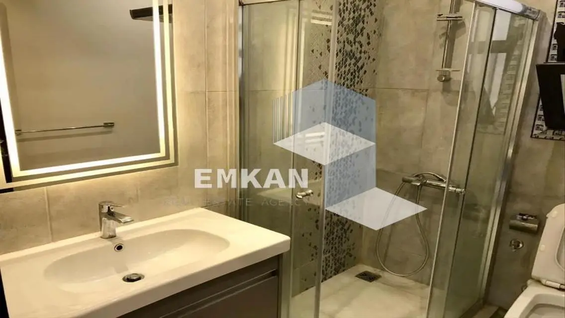 شقة فاخرة مع شرفة ومسبح مشترك