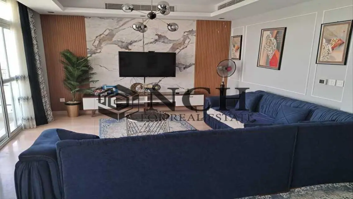 فيلا فاخرة للبيع بمساحة 750 متر مربع