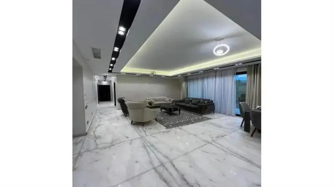 Stylish Apartment for Sale in West 1653