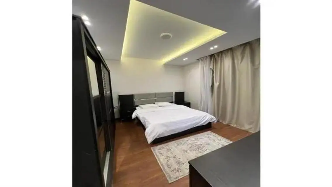 Stylish Apartment for Sale in West 1653