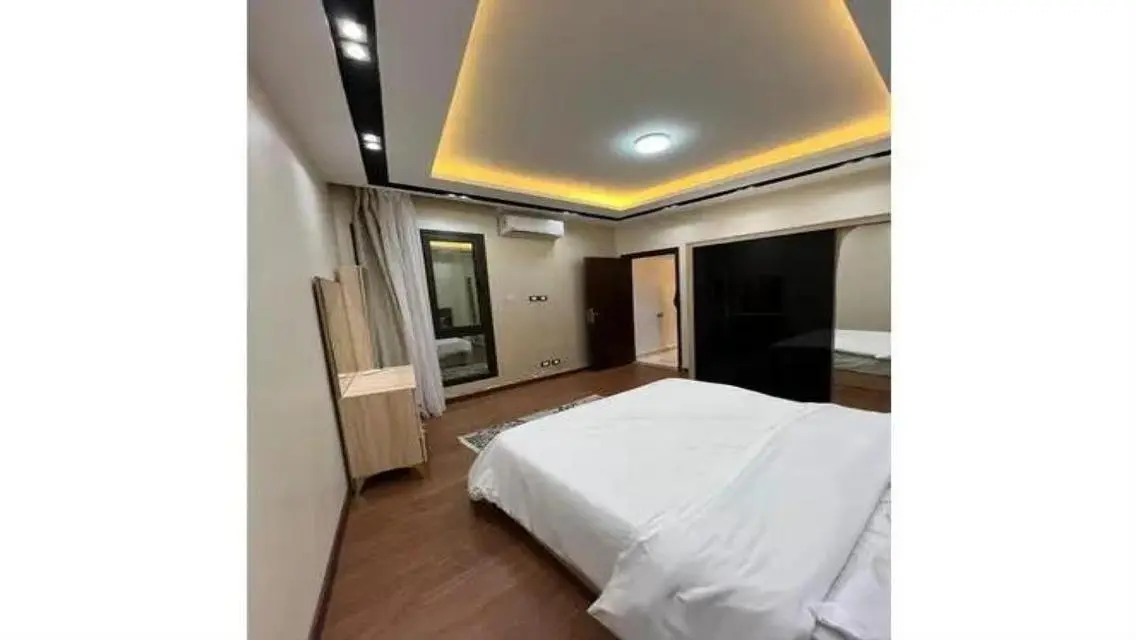 Stylish Apartment for Sale in West 1653