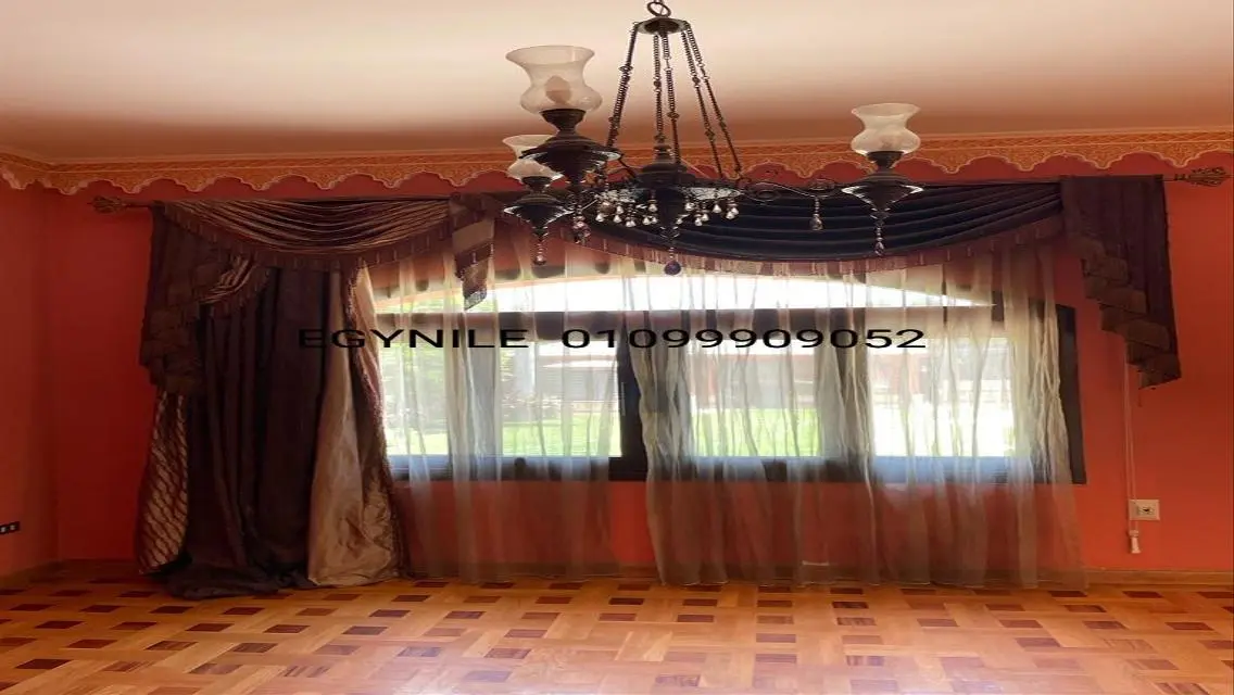 Stunning Villa with Swimming Pool and Garden for Sale