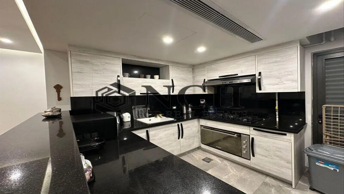 Luxury Apartment with Extensive Amenities