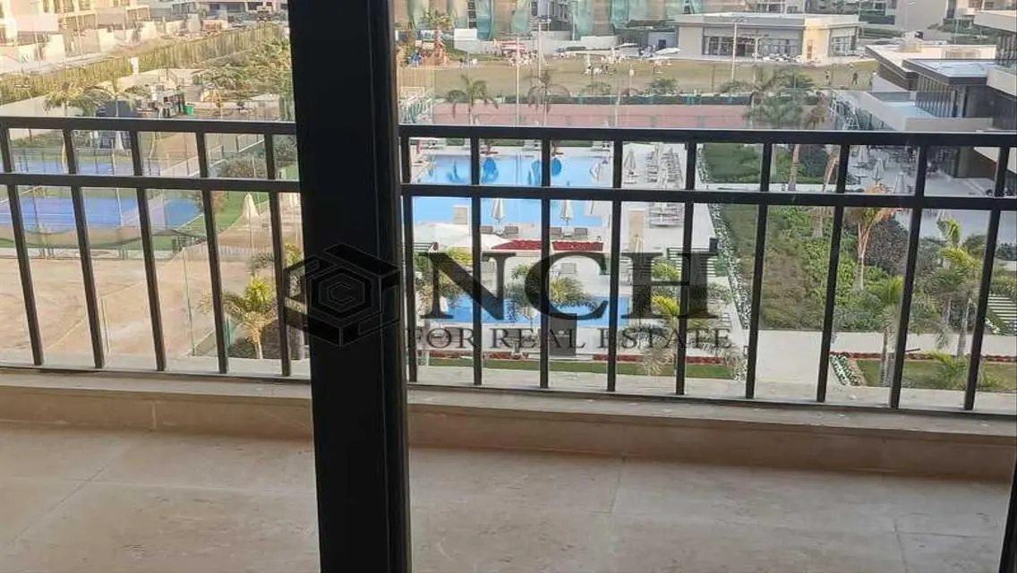 فيلا فاخرة بمساحة شاسعة مع مسبح خاص وحديقة