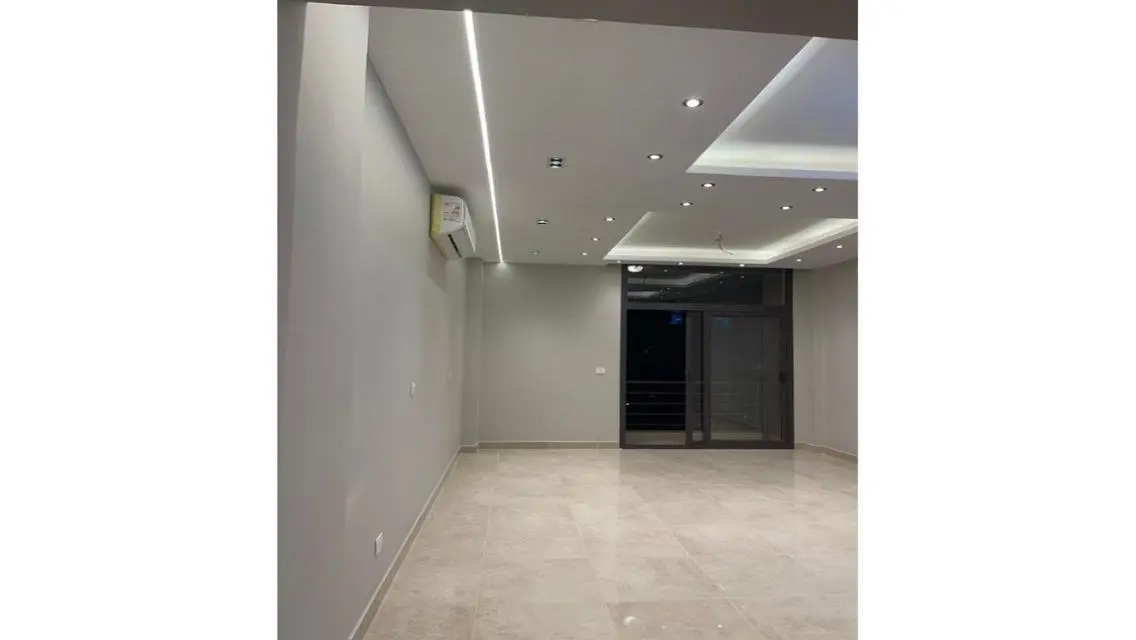 شقة رائعة في كومبوند فifth سكوير