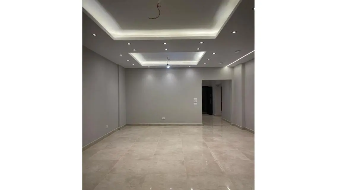 شقة رائعة في كومبوند فifth سكوير