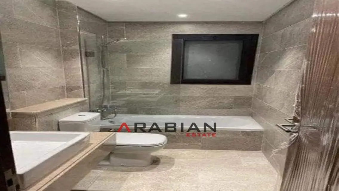 شقة فاخرة في موقع متميز