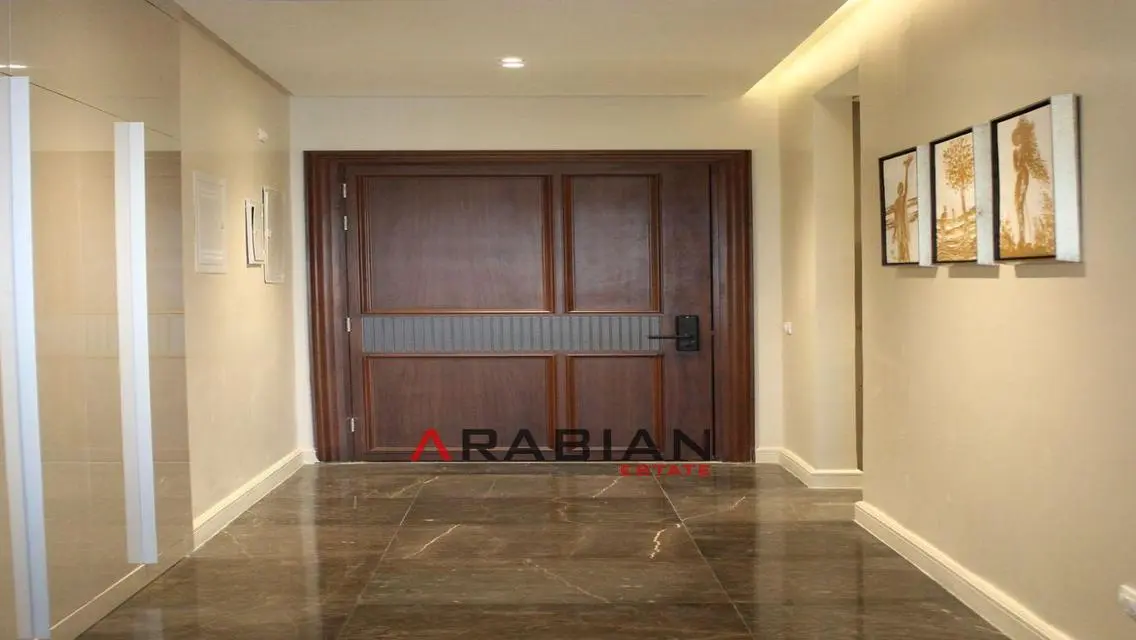 Stunning Apartment with Lake View and Premium Amenities