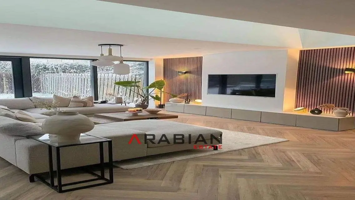 Stunning Apartment with Lake View and Premium Amenities