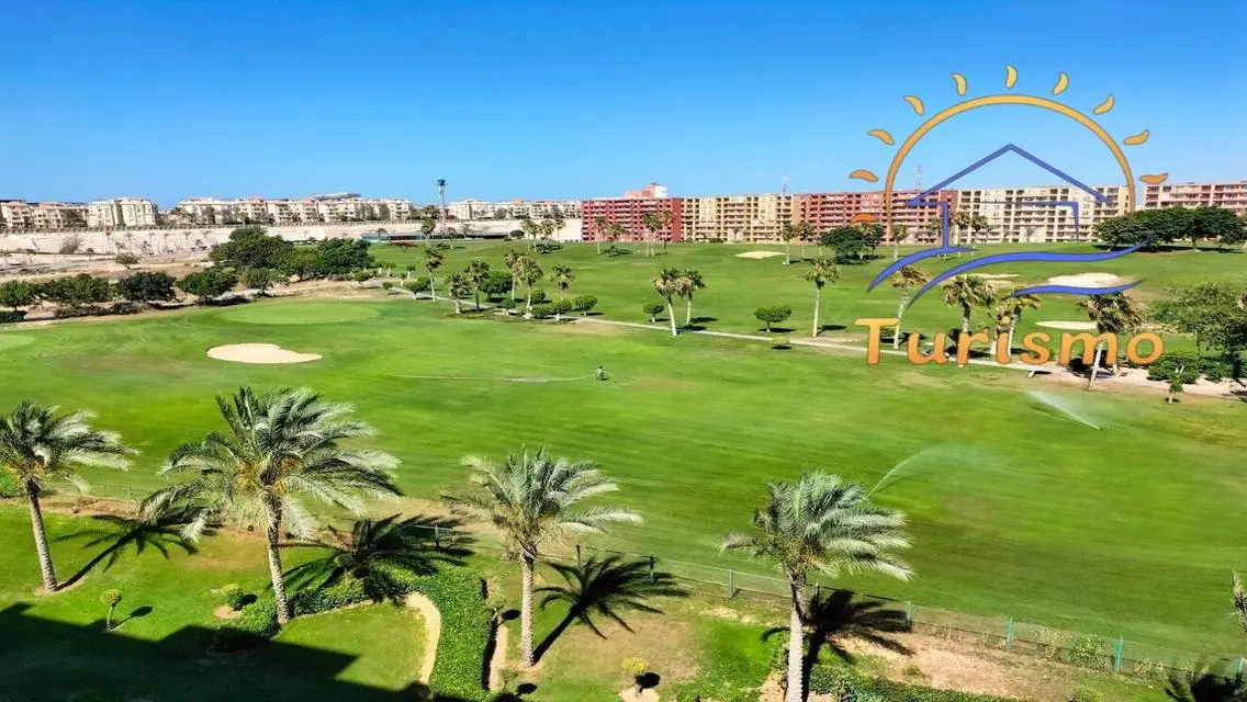 شقة فاخرة للبيع تطل على البحيرة