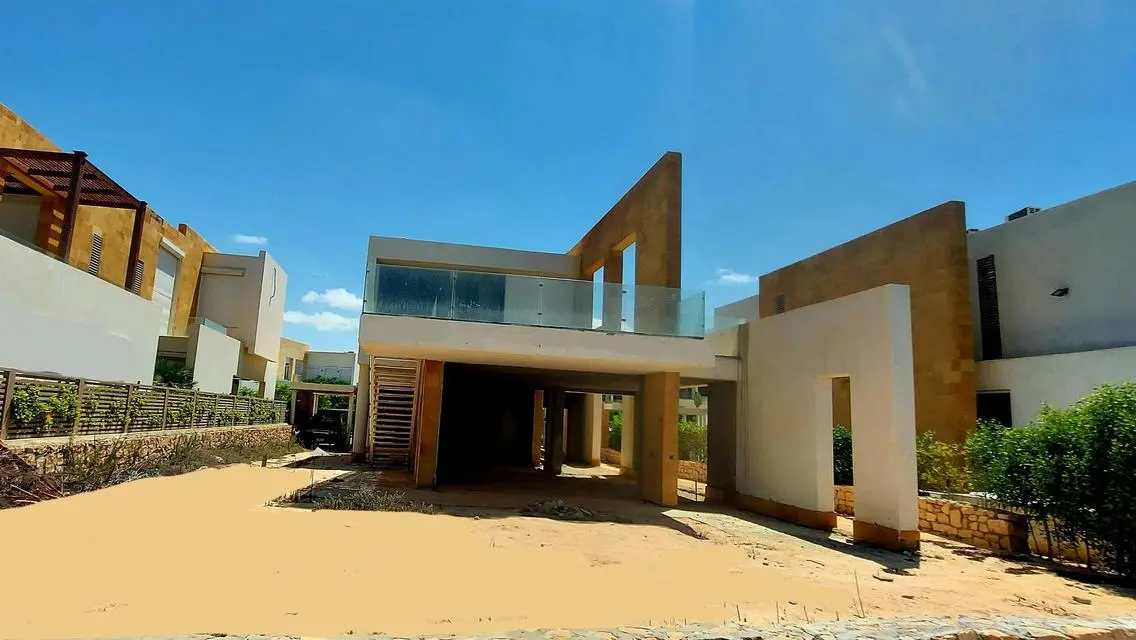 Luxury Villa in Sea Shell with Spacious Design