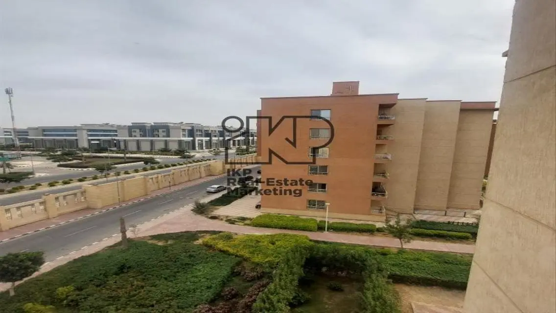 Spacious 160sqm Apartment with Balcony and Security Guard in Prime Location