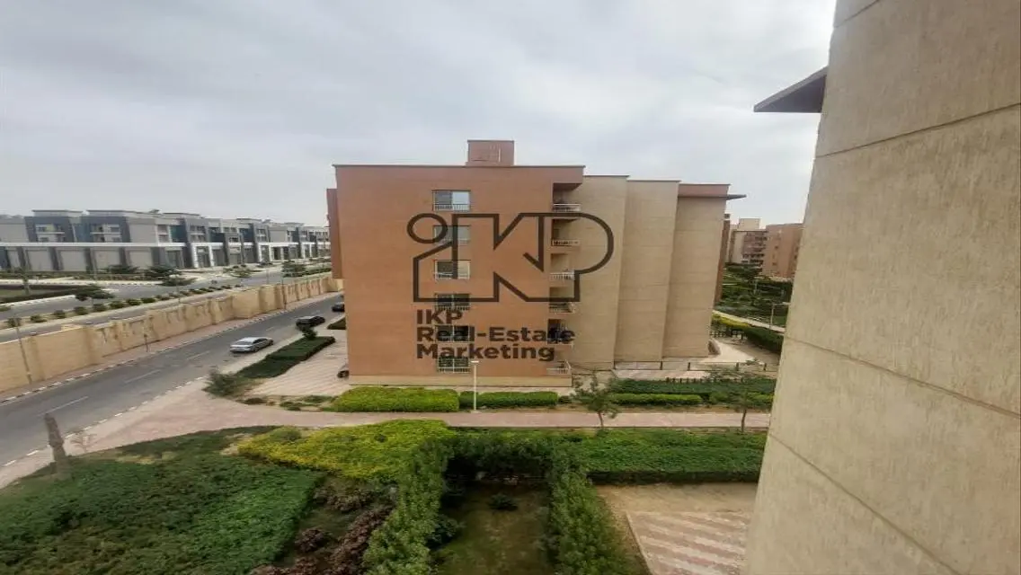 Spacious 160sqm Apartment with Balcony and Security Guard in Prime Location