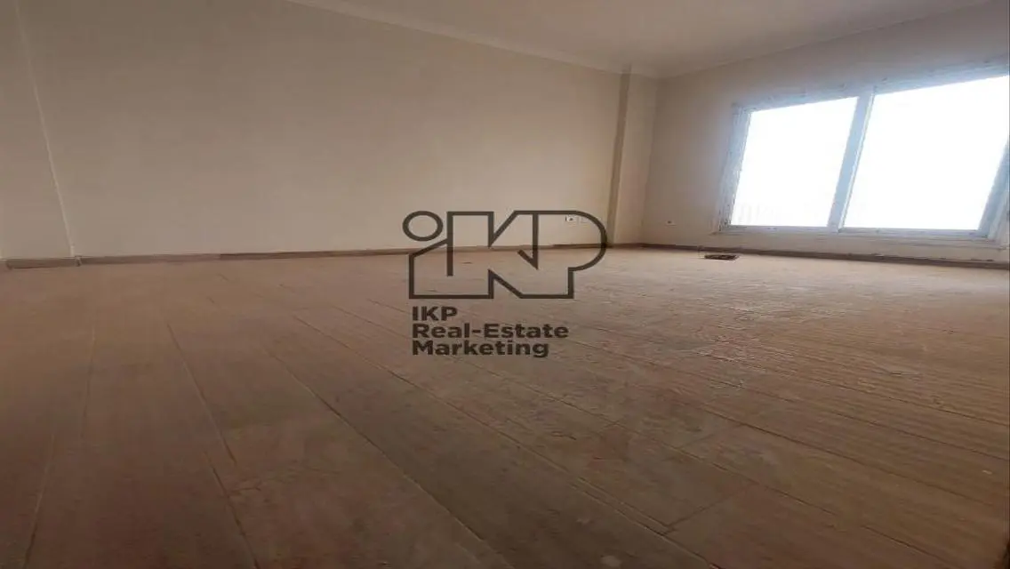 Spacious 160sqm Apartment with Balcony and Security Guard in Prime Location