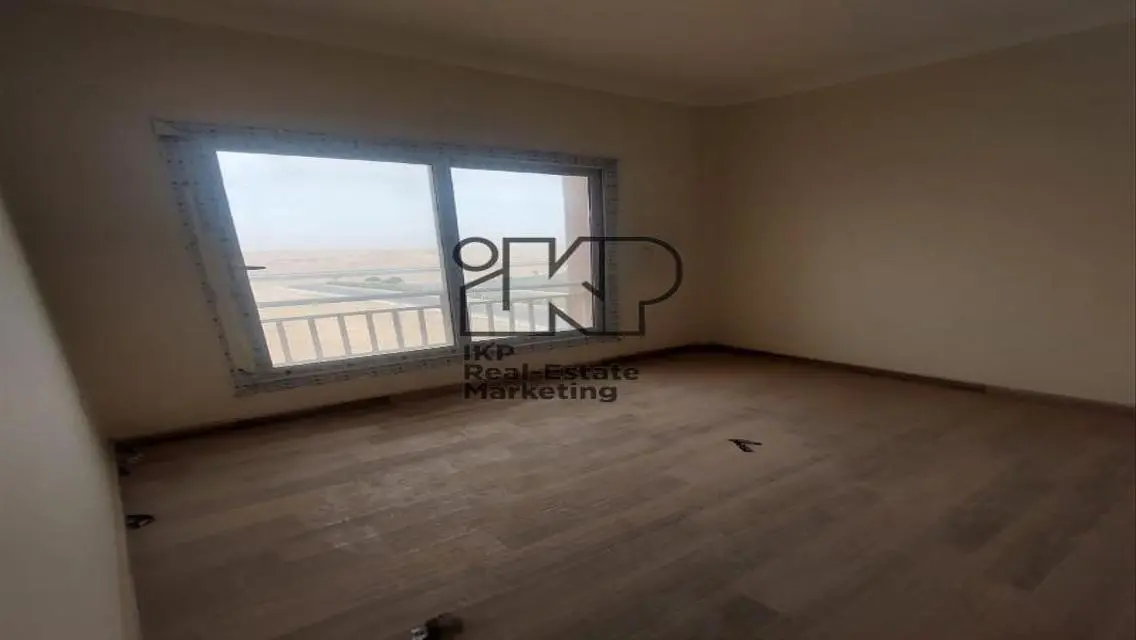 Spacious 160sqm Apartment with Balcony and Security Guard in Prime Location