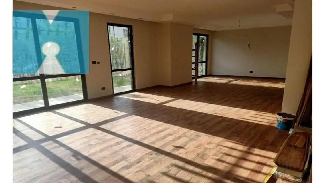 Stunning Apartment with Exceptional Features in MASTER-KEY-2017-20