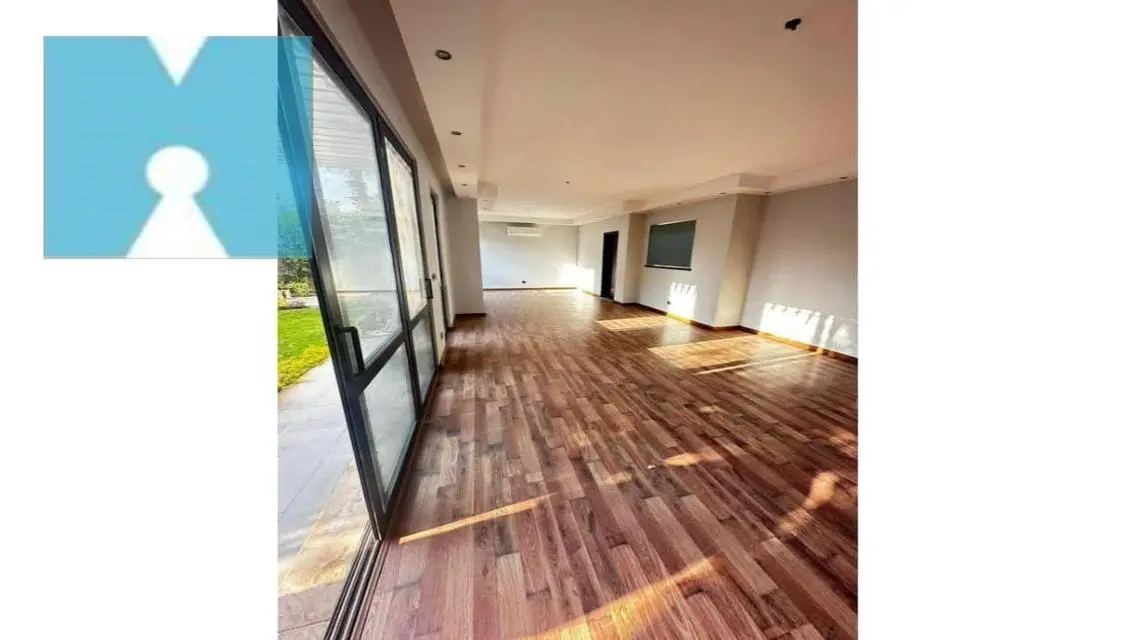 Stunning Apartment with Exceptional Features in MASTER-KEY-2017-20