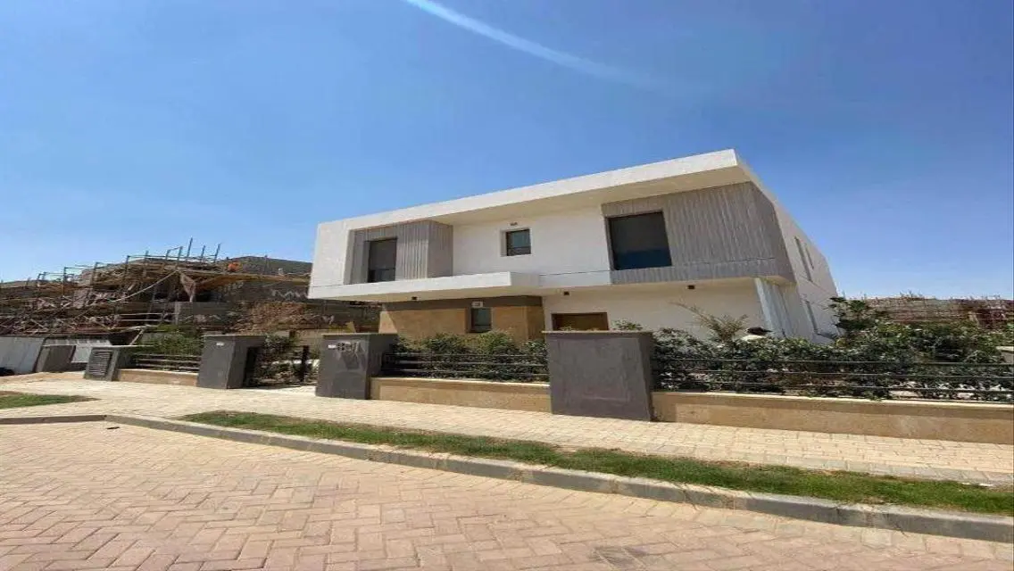 Luxury Apartment with Lake View in Zed East