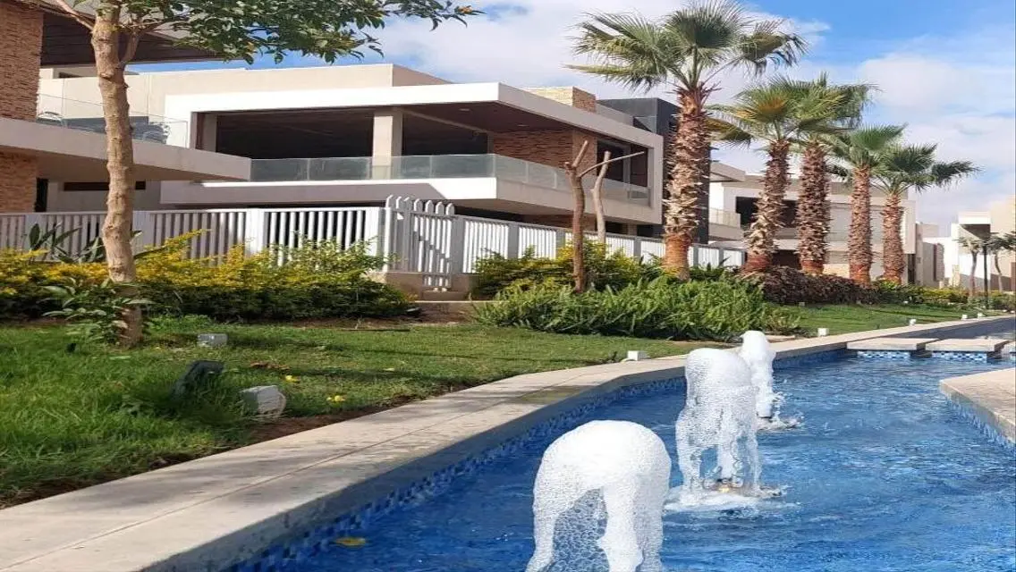 Luxury Apartment with Lake View in Zed East
