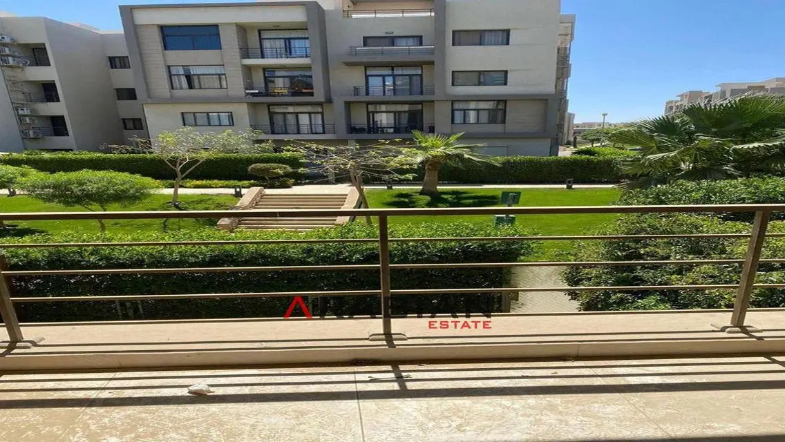 فيلا رائعة للبيع بمساحة واسعة ووسائل راحة فاخرة