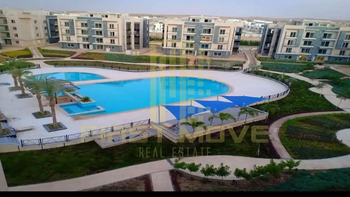 Luxury Apartment in Galleria Residence 168
