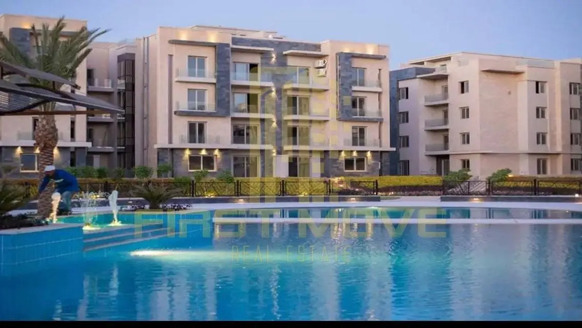 Luxury Apartment in Galleria Residence 168