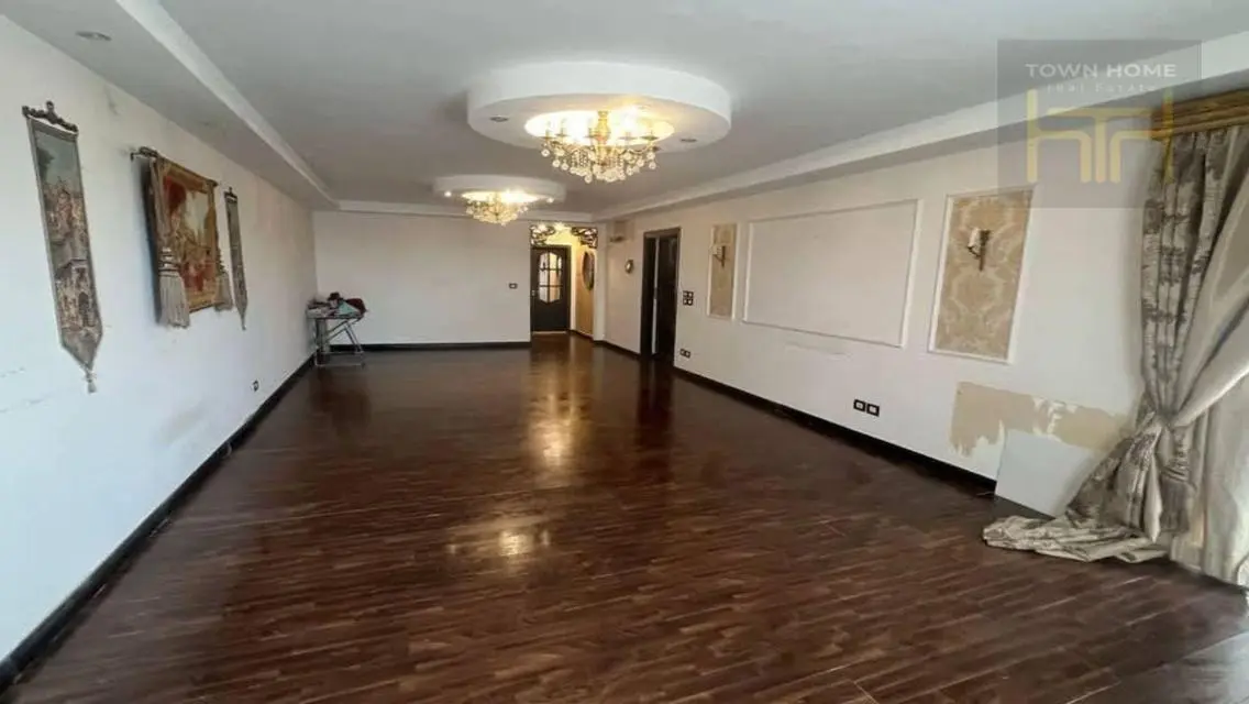 Luxury Apartment with Spacious Design in Prime Location