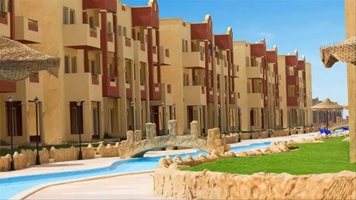 شقة فاخرة بمساحة ممتازة وإطلالة على بحيرات
