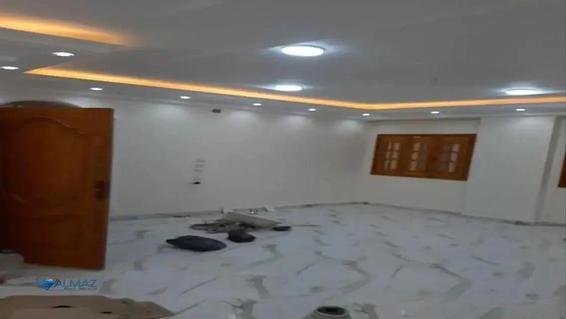 شقة رائعة للإيجار مع شرفة وحارس أمن