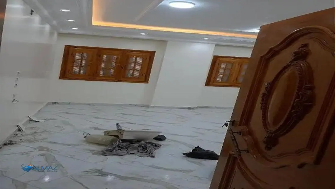 شقة رائعة للإيجار مع شرفة وحارس أمن