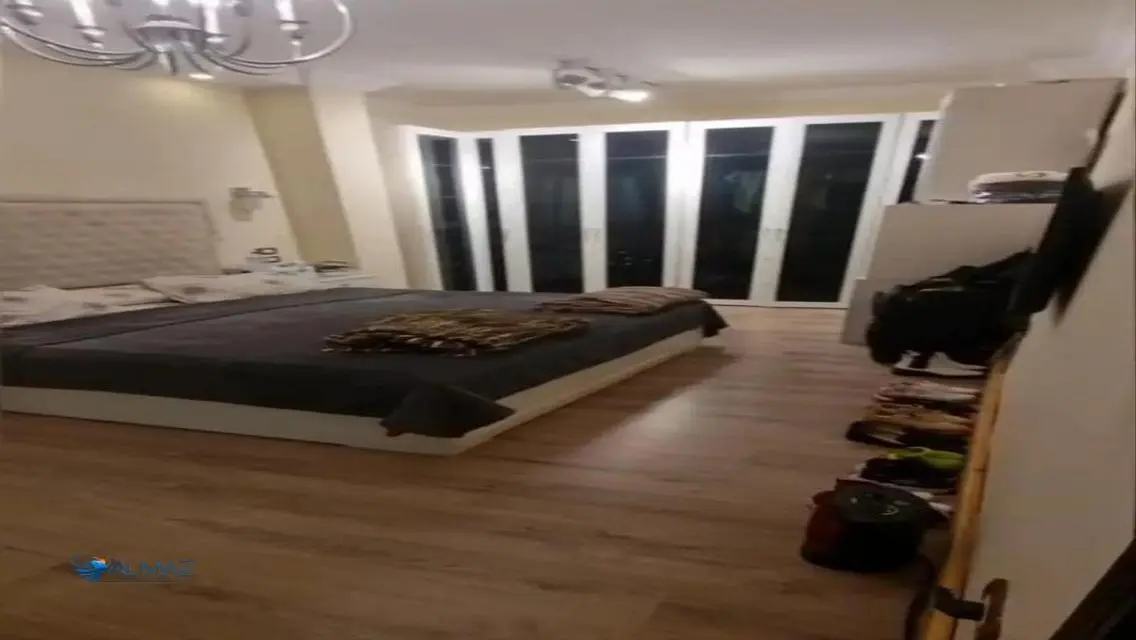 Luxurious Apartment with Spacious Area and Balcony