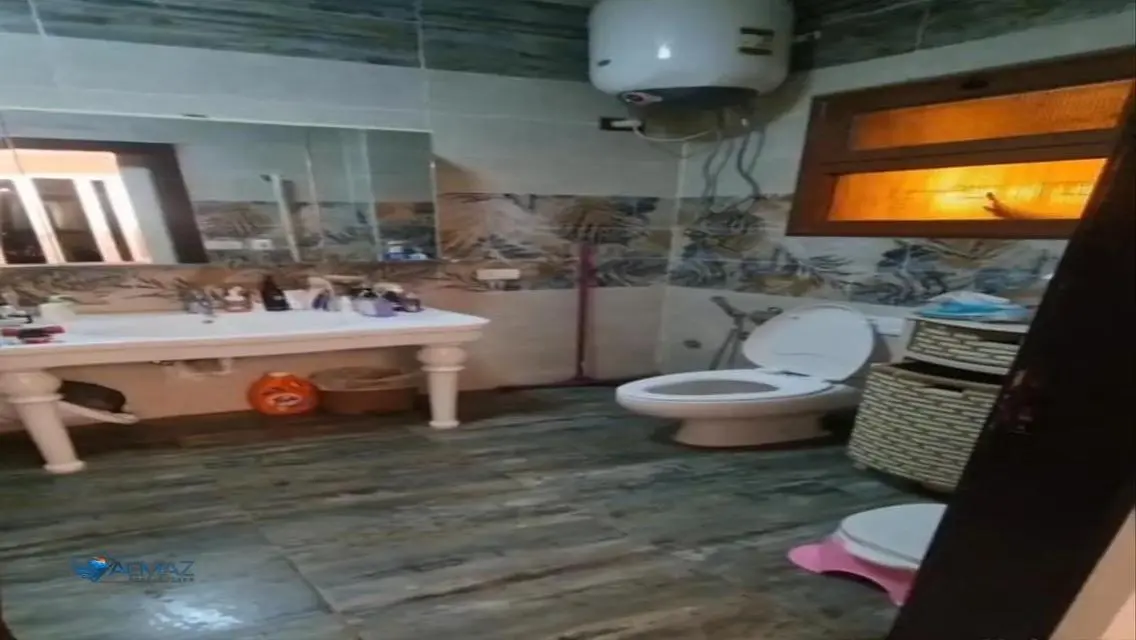 Luxurious Apartment with Spacious Area and Balcony