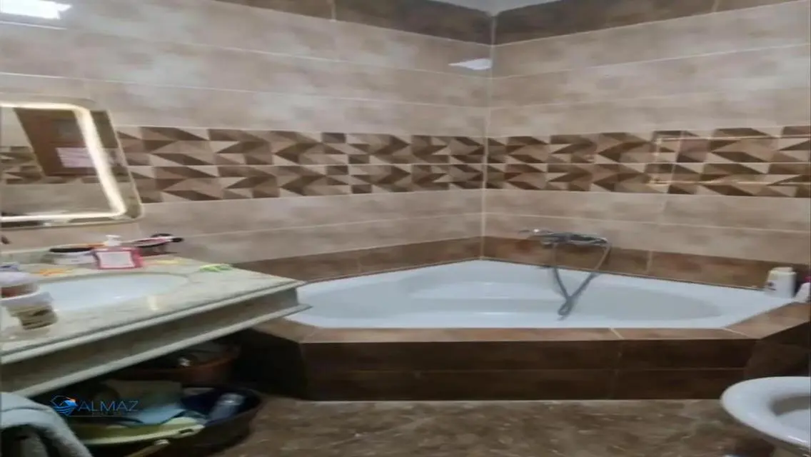 Luxurious Apartment with Spacious Area and Balcony