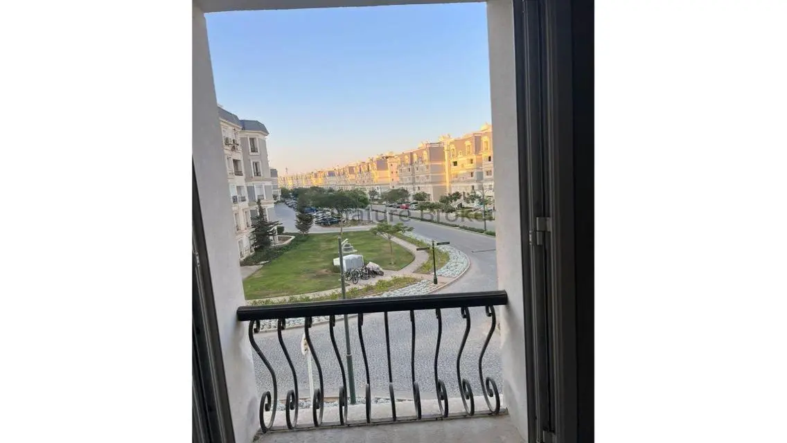شقة زاوية للإيجار في كمبوند ماونتن فيو هايد بارك - القاهرة الجديدة