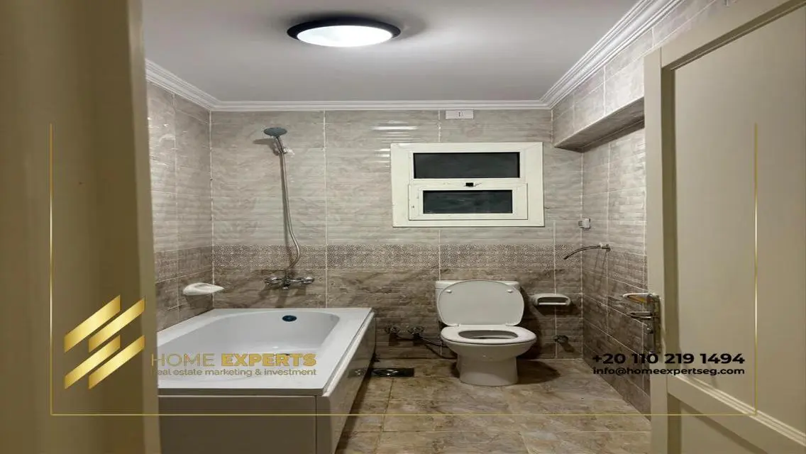 Spacious Apartment for Sale - 1623 m²