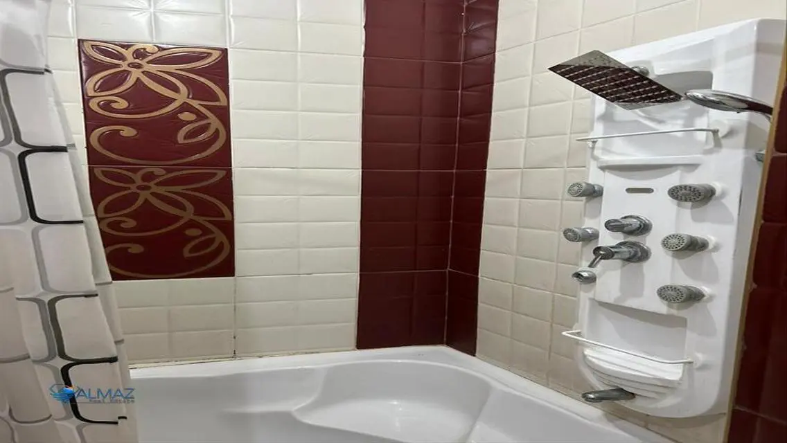 Luxury Apartment with 500 sqm, Balcony, and Security Guard