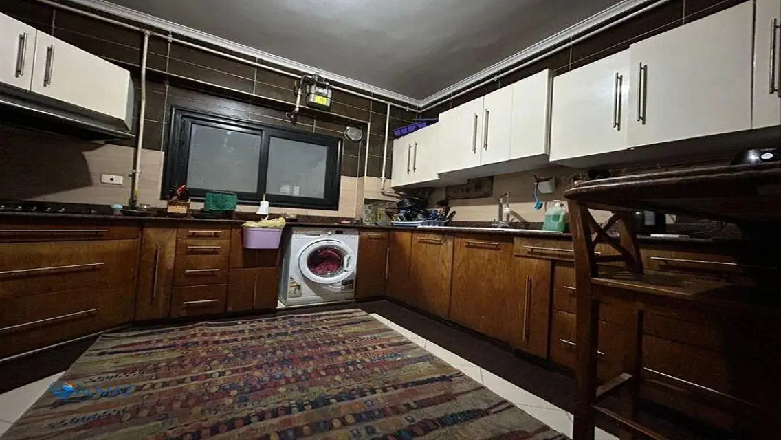 Luxury Apartment with 500 sqm, Balcony, and Security Guard