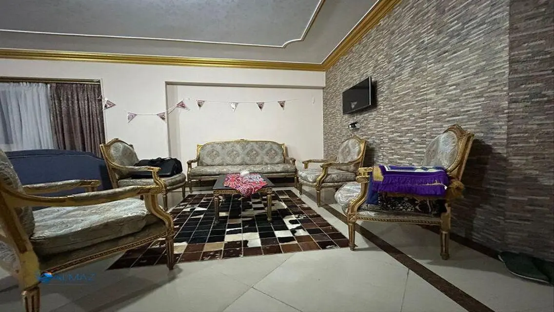 Luxury Apartment with 500 sqm, Balcony, and Security Guard