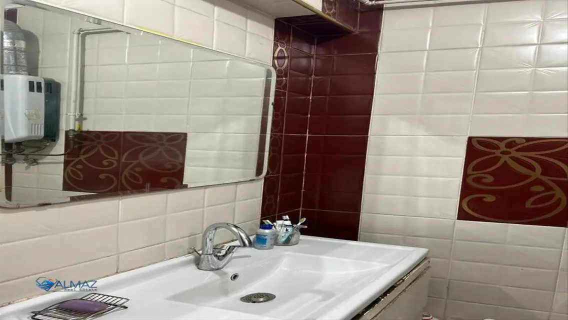 Luxury Apartment with 500 sqm, Balcony, and Security Guard