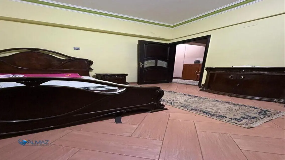 Luxury Apartment with 500 sqm, Balcony, and Security Guard