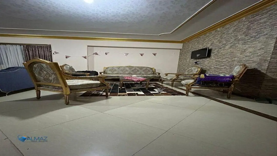 Luxury Apartment with 500 sqm, Balcony, and Security Guard