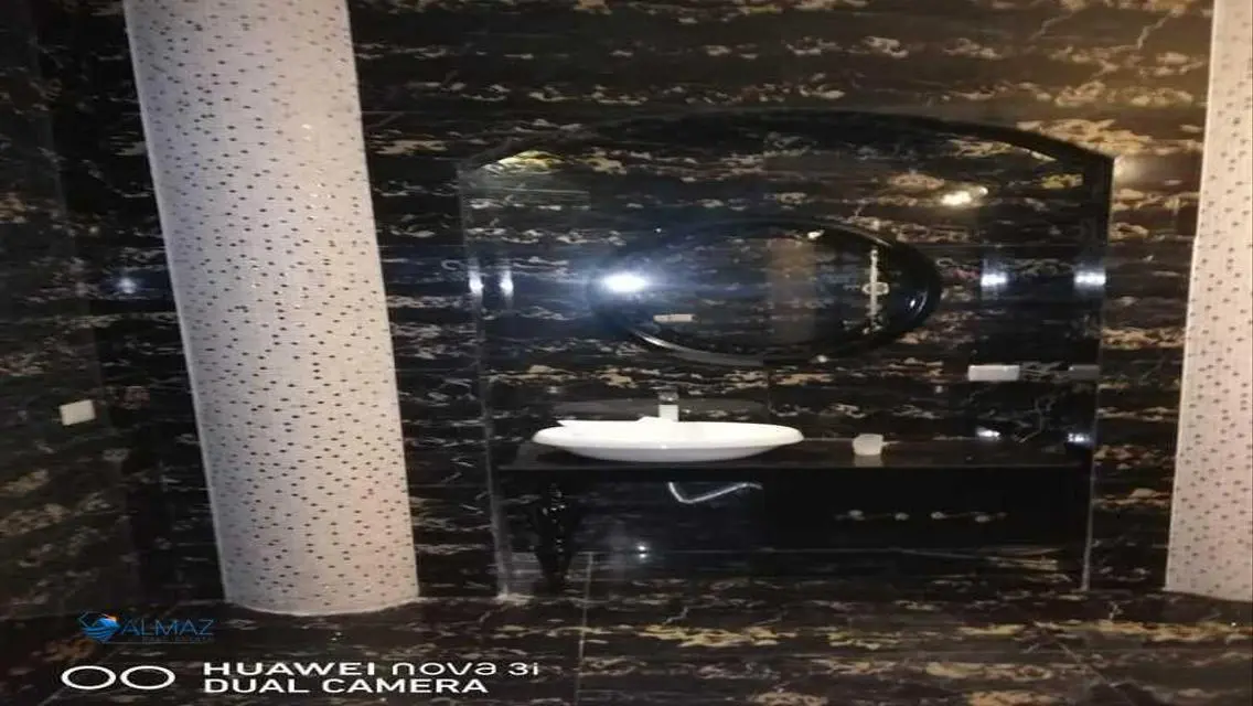 شقة فاخرة للإيجار بمساحة واسعة