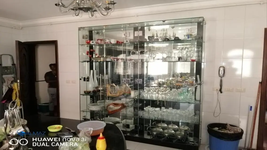 شقة فاخرة للإيجار بمساحة واسعة