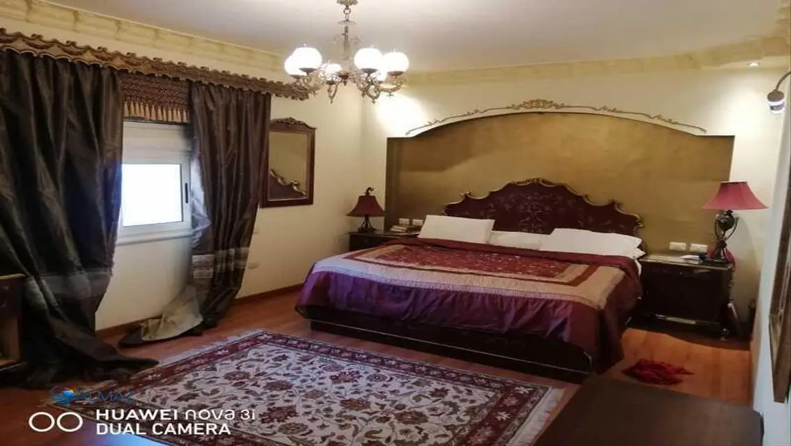 شقة فاخرة للإيجار بمساحة واسعة