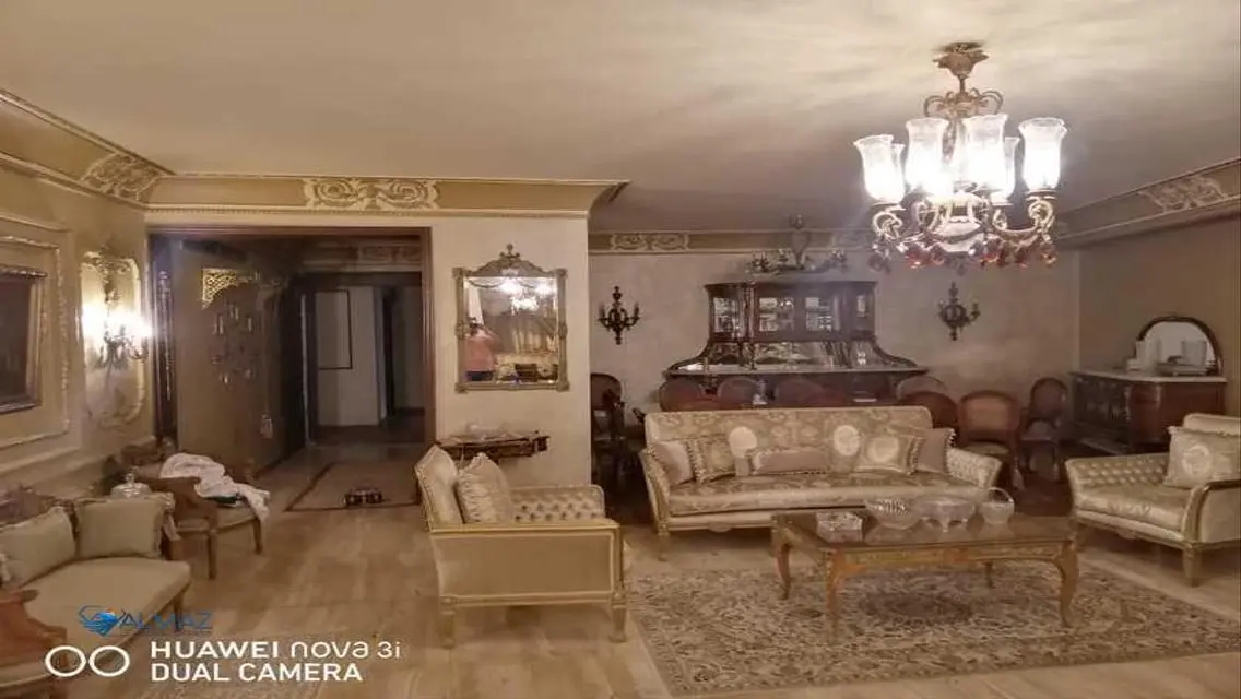 شقة فاخرة للإيجار بمساحة واسعة